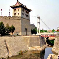 Xi'an Day Tour - Shaanxi History Museum, City Wall, Bell Towers