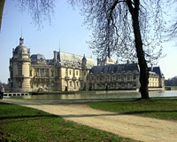 Castles of Ecouen and Chantilly plus the City of Senlis by Minivan
