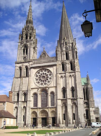 Chartres, Rambouillet Castle and Chevreuse Valley by Minivan