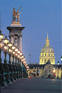 Seine River Cruise and Paris Illuminations by Minivan