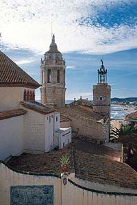 Private Full Day Tour to Sitges and Bodegas Torres Wine Cellar