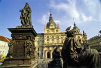 Welcome to Graz - 24 Hour Travel Pass, Graz City Walk and Dinner