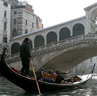 Private Gondola Ride on the Canals of Venice with Serenade