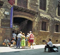 Picasso Walking Tour in Barcelona