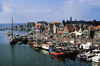 Half Day Tour to Zaanse Schans Windmills, Marken and Volendam