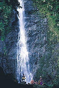 Hiking in Faananu Valley
