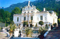 Royal Castles of Neuschwanstein and Linderhof Day Tour from Munich