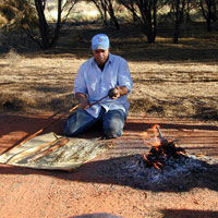 Aboriginal Uluru Lira Walk Tour and Breakfast