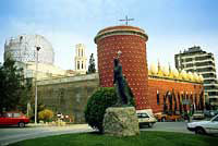 Salvador Dali Day Tour to Figueres and Pubol