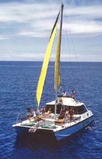 Diamond Head Sail and Snorkel Adventure