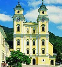 Panoramic Salzburg City Tour plus Austrian Lakes and Mountains Sightseeing Tour