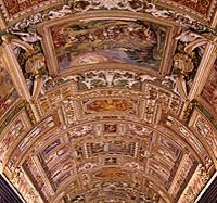 Skip the Line: Vatican Museums Walking Tour including Sistine Chapel, Raphael's Rooms and St Peter's