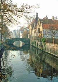 Private Full Day Walking Tour of Bruges with Lunch at De Halve Maan Brewery and Canal Cruise