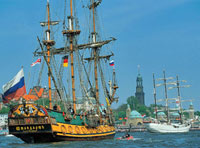 Hamburg Discovery - City Sightseeing, Harbor Cruise and Lake Alster