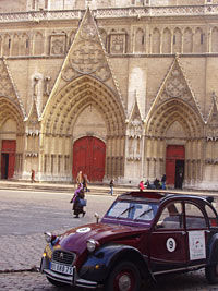 Private Lyon Tour by Citroen 2CV
