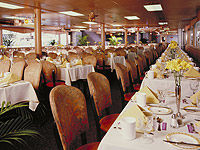 Oahu Star Sunset Dinner and Show Cruise