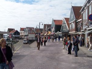 Volendam Half Day Tour to Zaanse Schans Windmills, Marken and Volendam