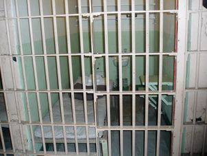 Size of a cell at alcatraz Alcatraz plus Muir Woods, Giant Redwoods and Sausalito