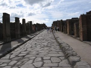 Pompeii street Naples and Pompeii Day Tour from Rome
