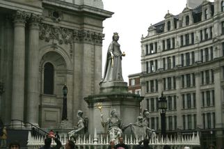 Queen Anne Statue at St Paul's Magic of London - Full Day Tour of the Sights of London