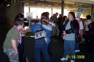 Greeting at the airport Roundtrip Honolulu Airport Transfer
