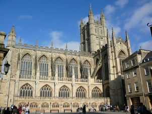 Bath Abbey Budget London Tour - Salisbury, Stonehenge and Bath