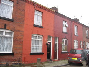George's Childhood Home Independent Rail Tour from London: Liverpool and The Beatles