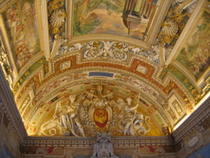 Just one fantastic ceiling Skip the Line: Vatican Museums Walking Tour including Sistine Chapel, Raphael's Rooms and St Peter's