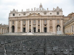 St. Peter's Basilica Skip the Line: Vatican Museums Walking Tour including Sistine Chapel, Raphael's Rooms and St Peter's