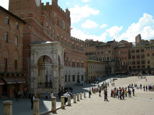 Piazza del Campo Siena and San Gimignano Full Day Tuscany Tour from Florence
