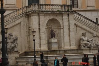 Piaza Venezia Ancient Rome Walking Tour includes Colosseum, Roman Forum, Trevi Fountain and Pantheon