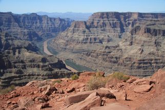 Colorado River Grand Canyon West Rim Combo: Luxury SUV, Helicopter and Boat