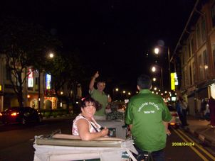Trishaw Tour Trishaw Ride and Dinner in Singapore's Chinatown plus Bumboat