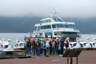 Ferry on Lake Kawaguichi Mt Fuji and Hakone Day Tour from Tokyo: Return by Bullet Train