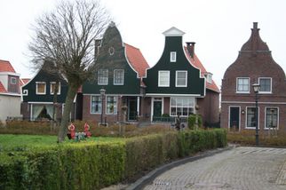 The Town of Volendam Half Day Tour to Zaanse Schans Windmills, Marken and Volendam