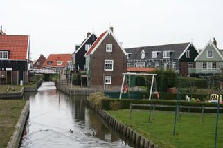 Marken Half Day Tour to Zaanse Schans Windmills, Marken and Volendam