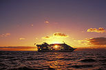 Oahu Star Sunset Dinner and Show Cruise